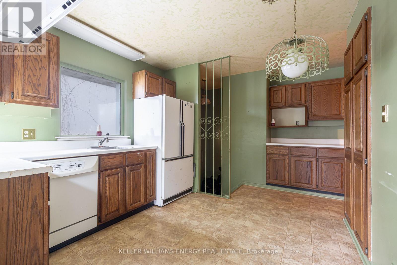 159 Princess Margaret Boulevard, Toronto, Ontario  M9B 2Z4 - Photo 7 - W12948188