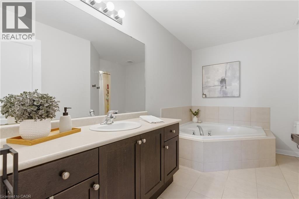 2267 Whistling Springs Crescent, Oakville, Ontario  L6M 5G5 - Photo 18 - 40817091