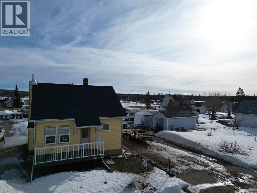 5023 51 Avenue, Woking, Alberta  T0H 3V0 - Photo 37 - A2294764