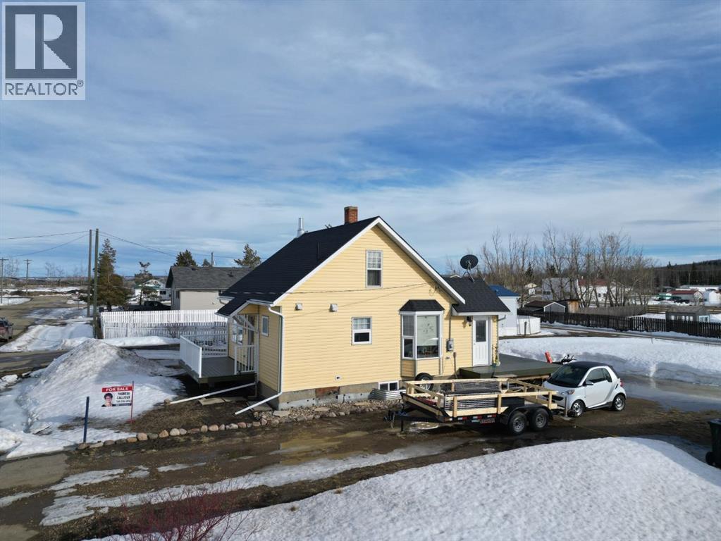 5023 51 Avenue, Woking, Alberta  T0H 3V0 - Photo 35 - A2294764