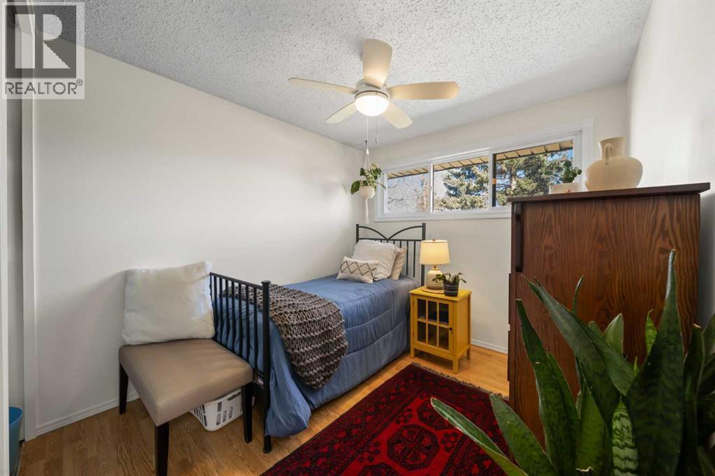 379 Westwood Drive SW, Calgary, Alberta  T3C 2W5 - Photo 17 - A2291270