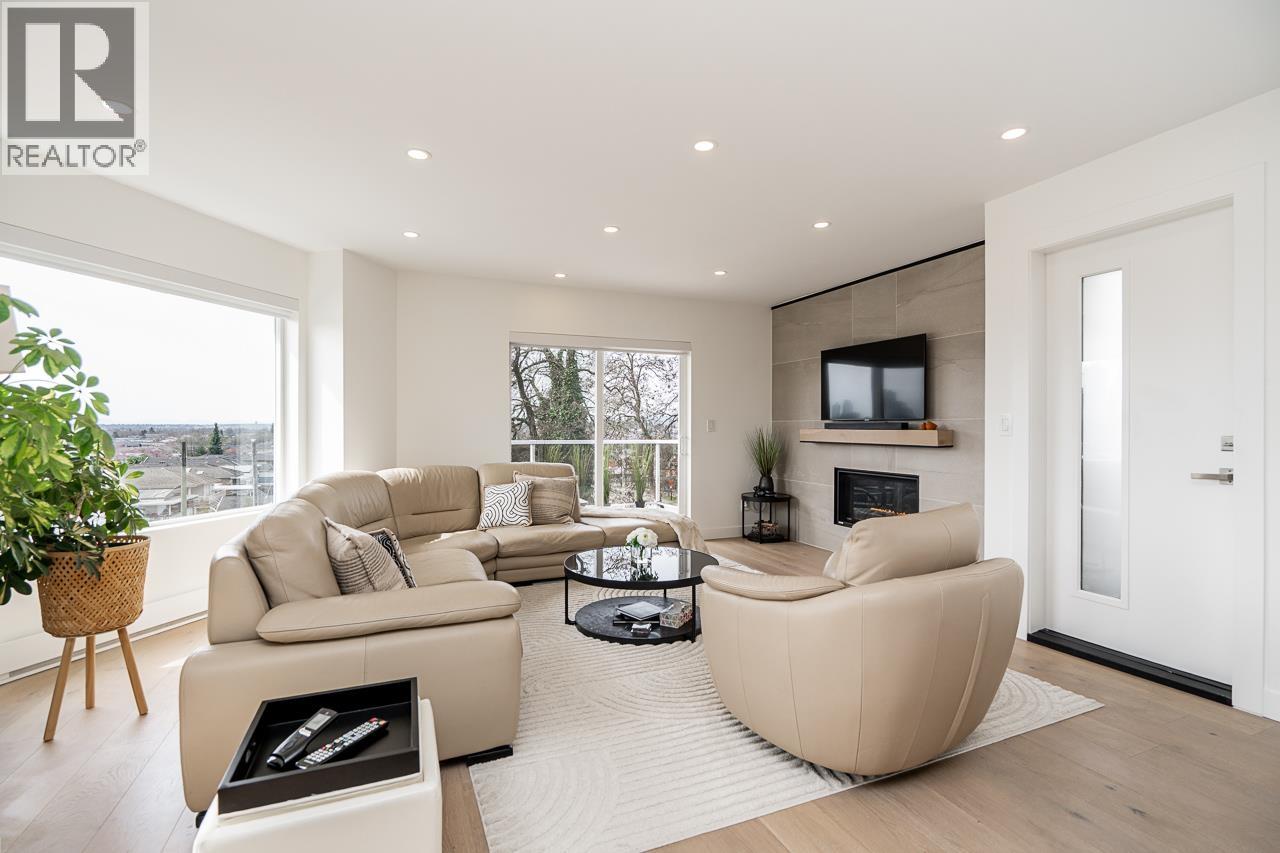 397 Delta Avenue, Burnaby, British Columbia  V5B 3C7 - Photo 5 - R3105891