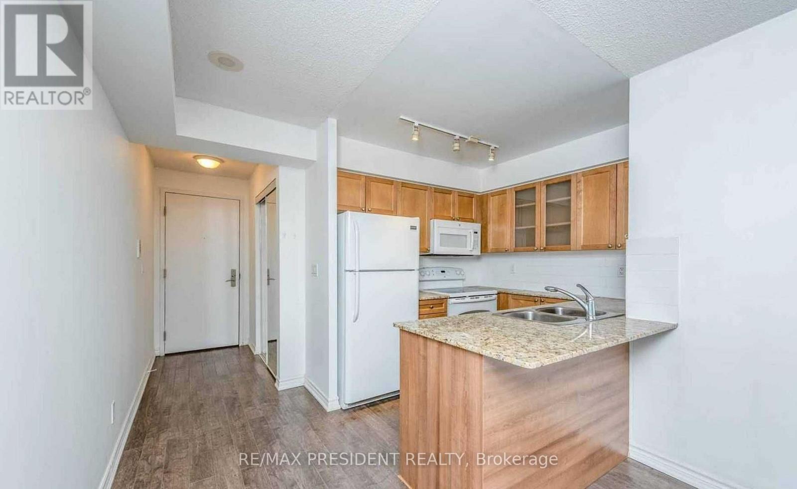 2213 - 761 Bay Street, Toronto, Ontario  M5G 2R2 - Photo 18 - C12948080