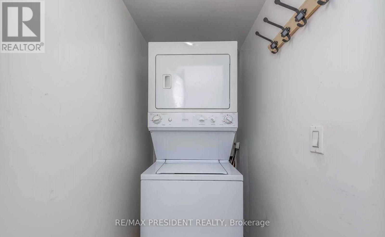 2213 - 761 Bay Street, Toronto, Ontario  M5G 2R2 - Photo 20 - C12948080