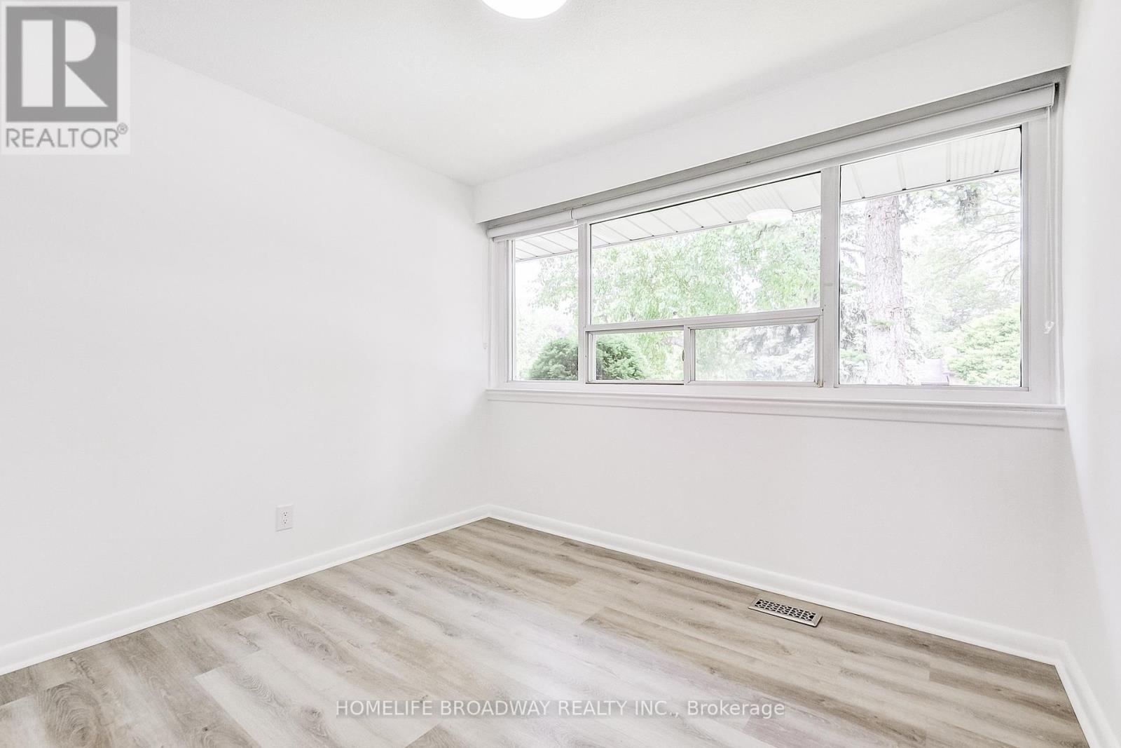 45 Hurlingham Crescent, Toronto, Ontario  M3B 2P9 - Photo 17 - C12948122