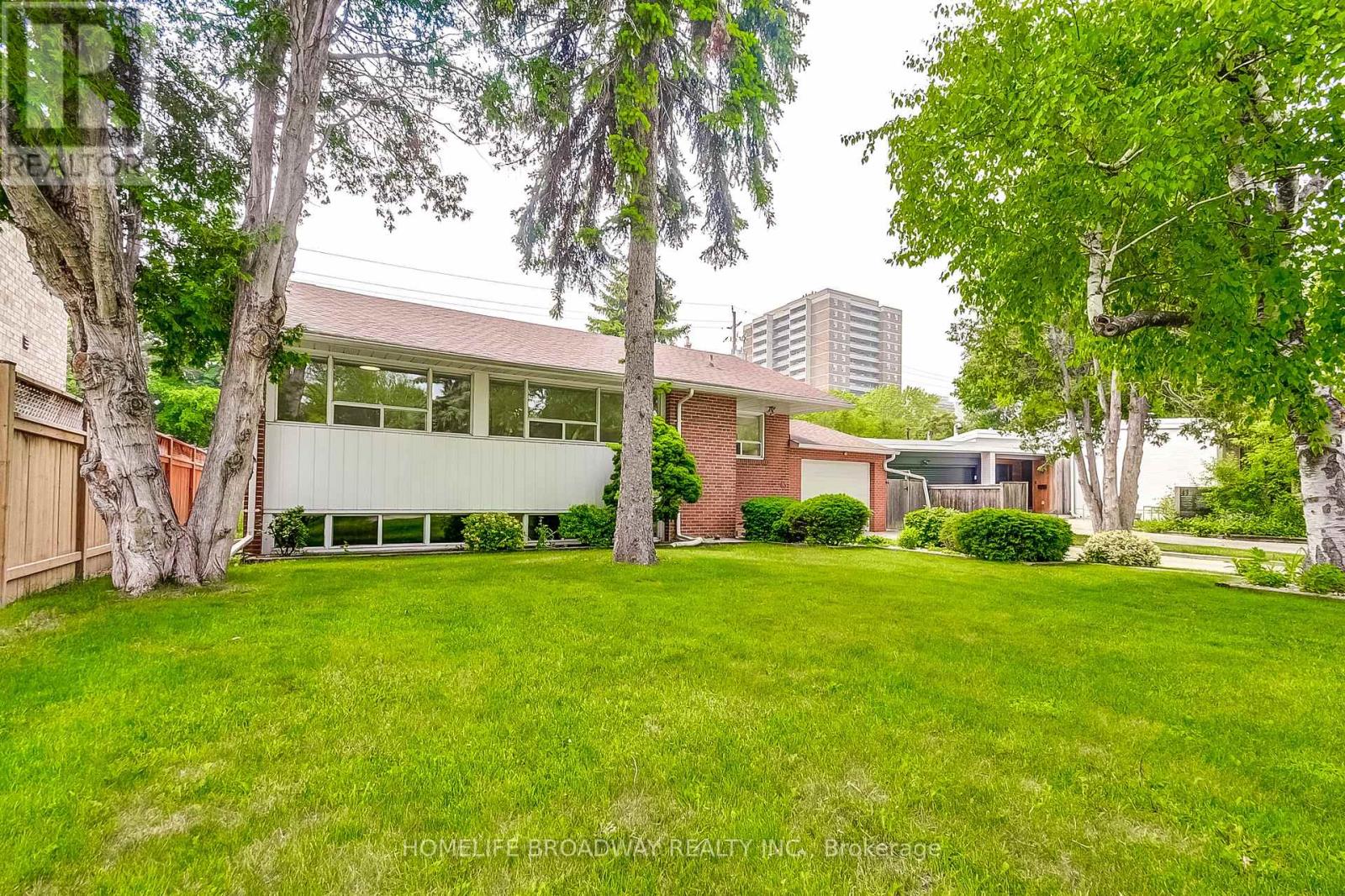 45 Hurlingham Crescent, Toronto, Ontario  M3B 2P9 - Photo 2 - C12948122