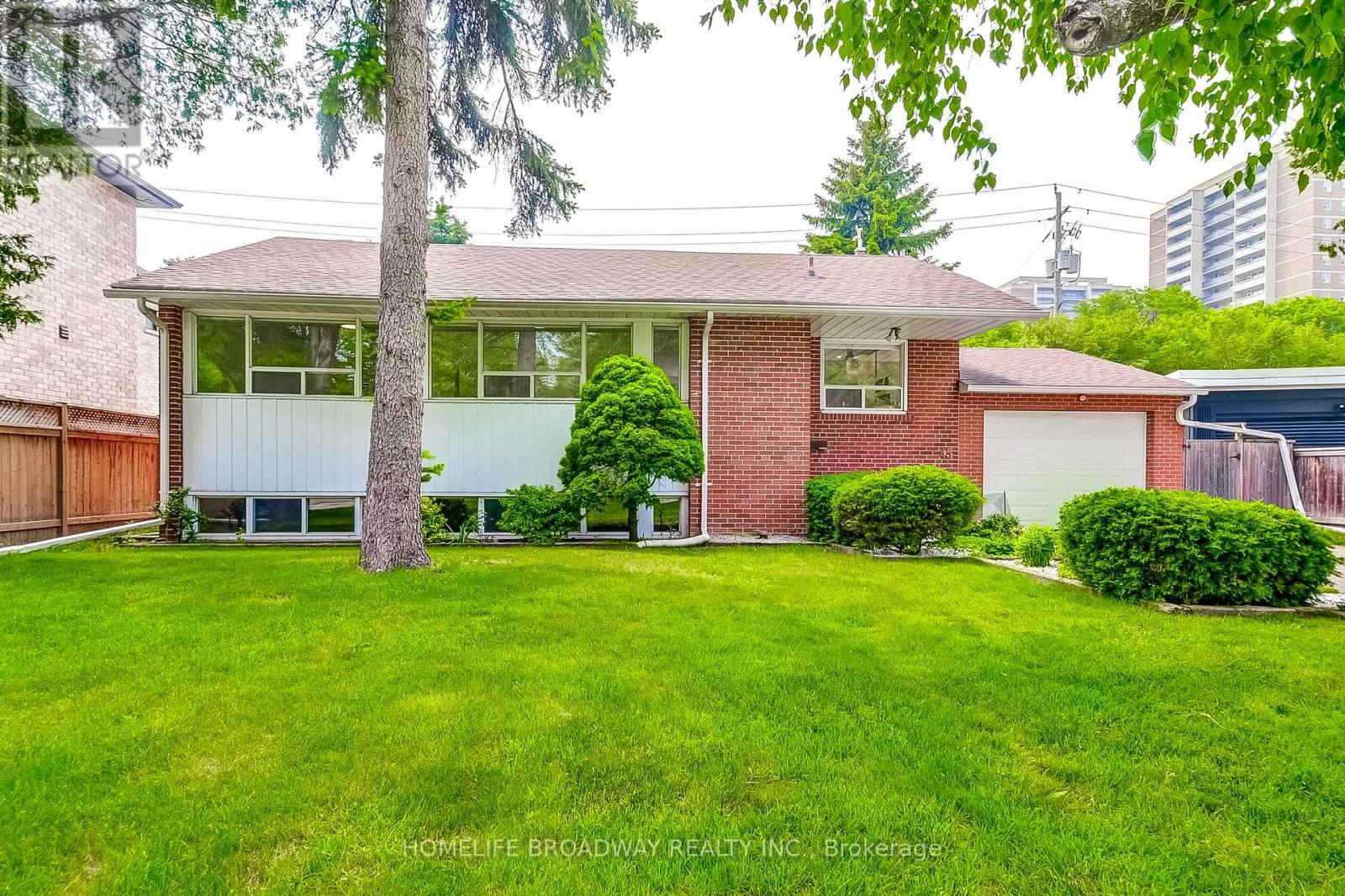 45 Hurlingham Crescent, Toronto, Ontario  M3B 2P9 - Photo 3 - C12948122