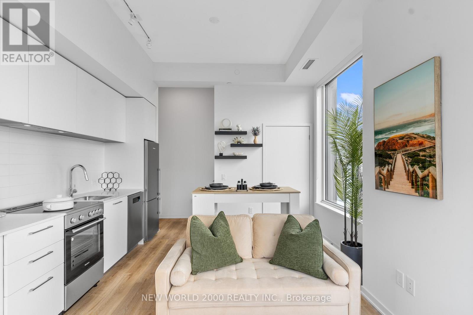 2612 - 101 Roehampton Avenue, Toronto, Ontario  M4P 2W2 - Photo 6 - C12948148