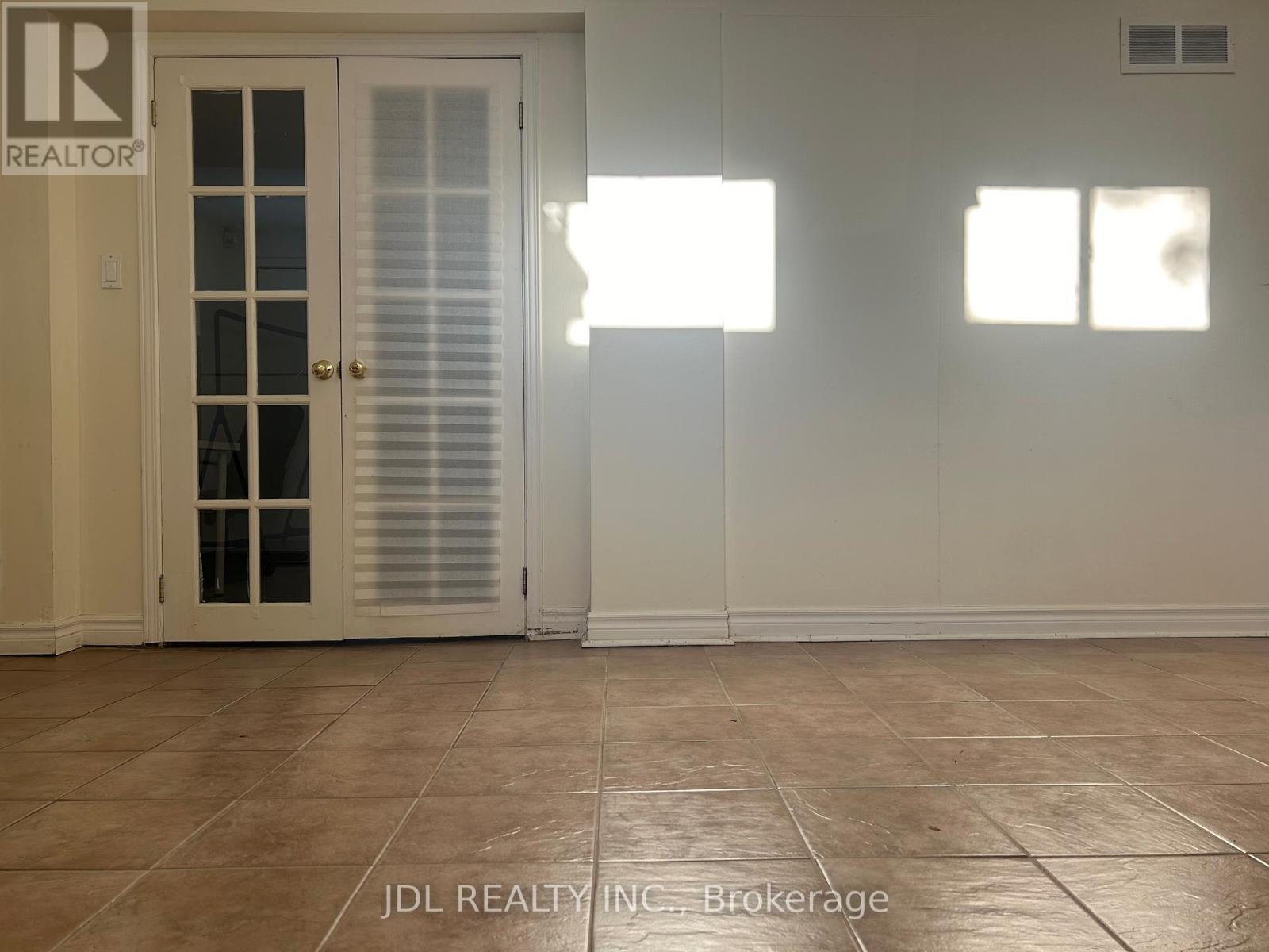 Suite A - 23 Pineway Blvd Boulevard, Toronto, Ontario  M2H 1A3 - Photo 2 - C12948154