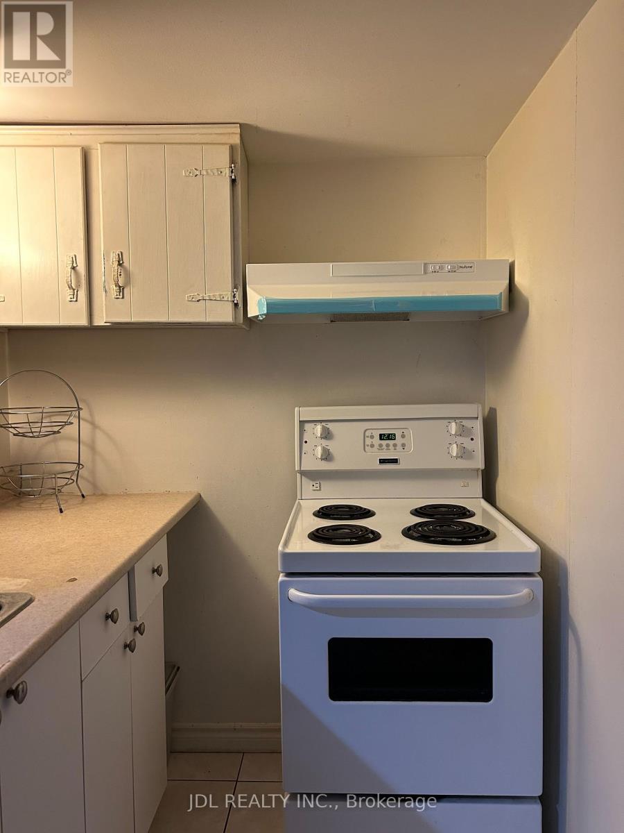 Suite A - 23 Pineway Blvd Boulevard, Toronto, Ontario  M2H 1A3 - Photo 7 - C12948154