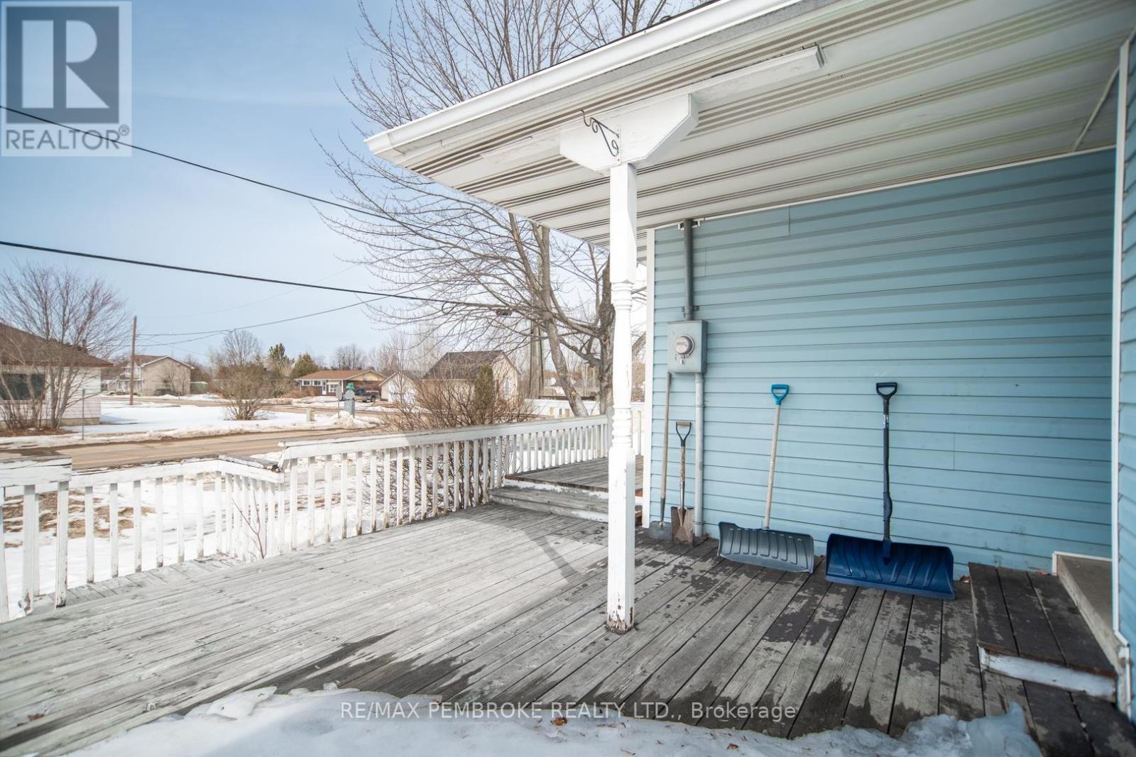 35 Mohns Avenue, Petawawa, Ontario  K8H 2G7 - Photo 45 - X12948184