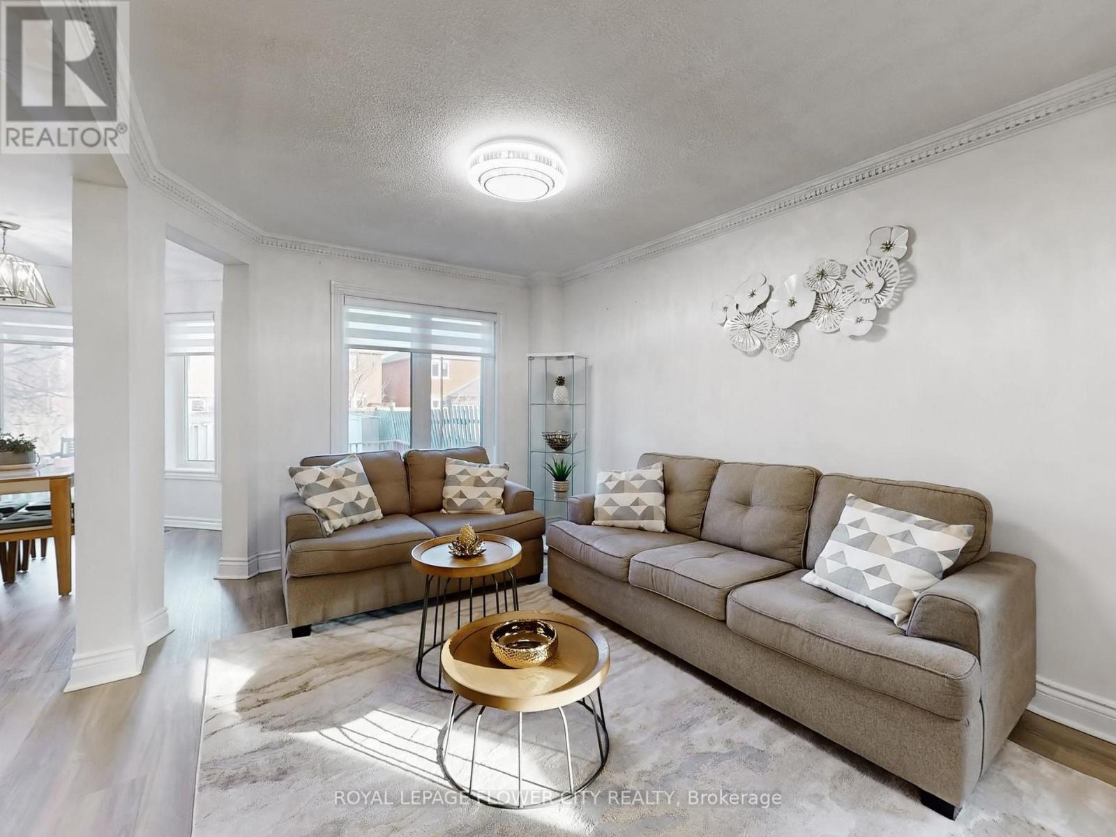 29 Glenmore Drive, Whitby, Ontario  L1N 9J3 - Photo 3 - E12948194