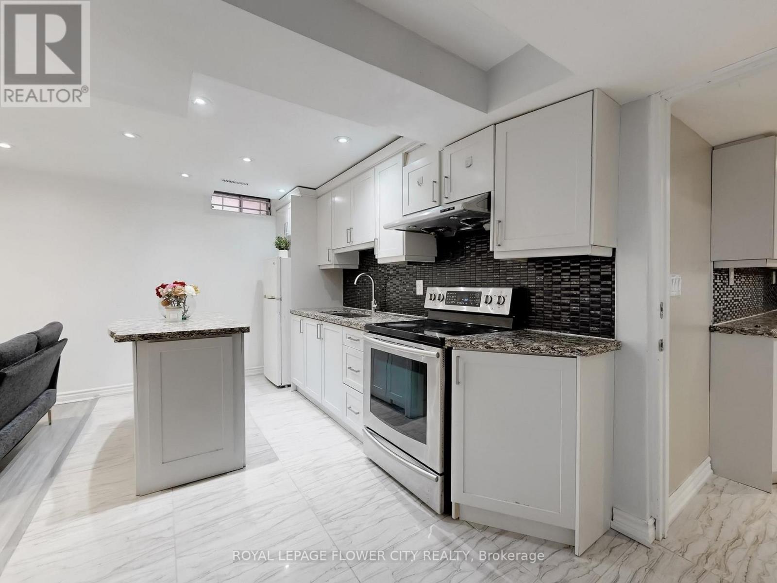 29 Glenmore Drive, Whitby, Ontario  L1N 9J3 - Photo 35 - E12948194