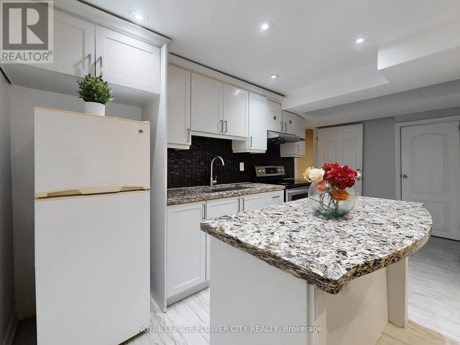 29 Glenmore Drive, Whitby, Ontario  L1N 9J3 - Photo 37 - E12948194