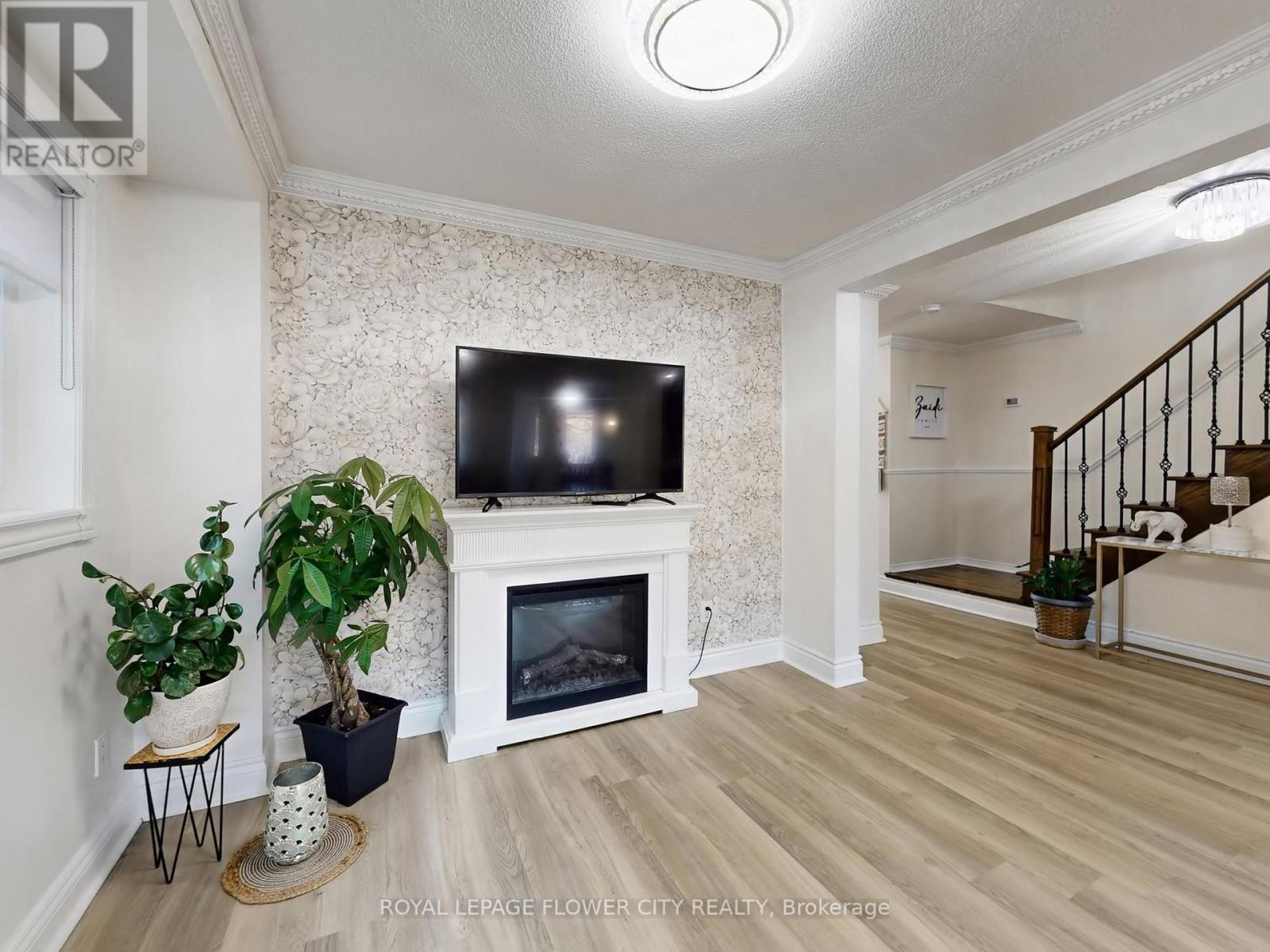 29 Glenmore Drive, Whitby, Ontario  L1N 9J3 - Photo 6 - E12948194