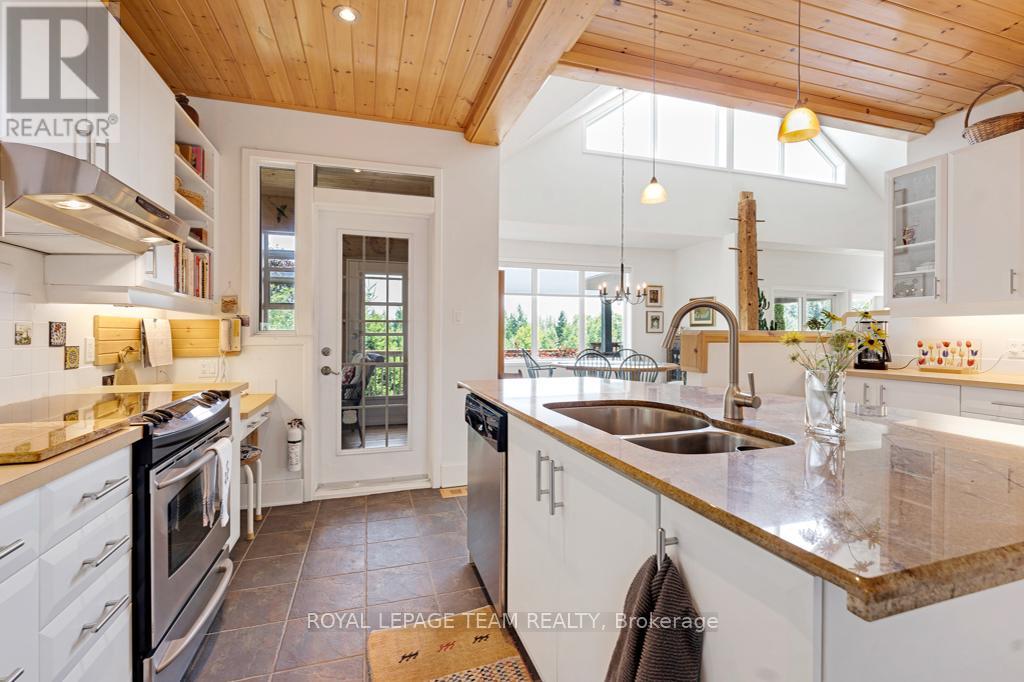 4636 Donnelly Drive, Ottawa, Ontario  K0G 1N0 - Photo 16 - X12948082