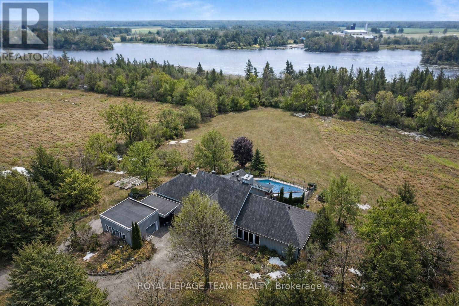 4636 Donnelly Drive, Ottawa, Ontario  K0G 1N0 - Photo 2 - X12948082