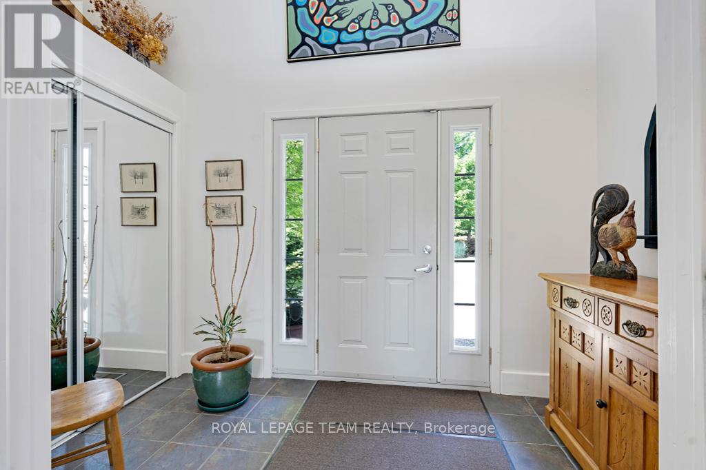 4636 Donnelly Drive, Ottawa, Ontario  K0G 1N0 - Photo 3 - X12948082