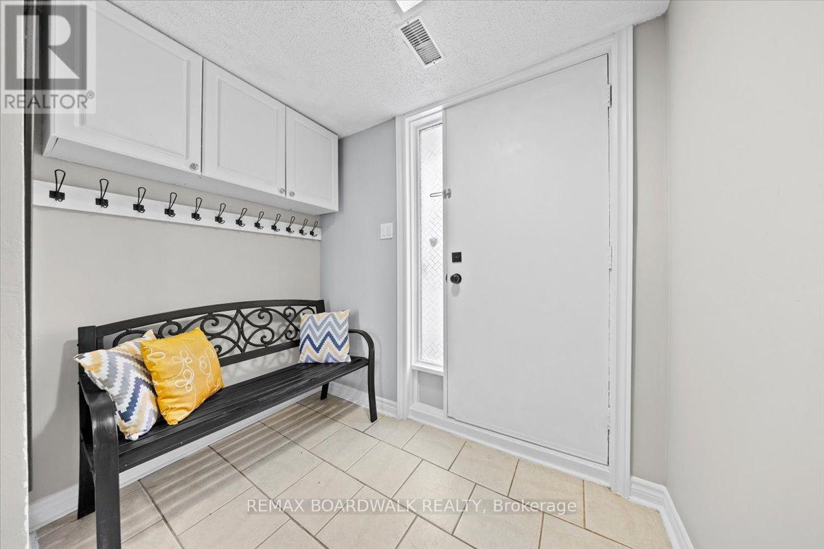 E - 278 Dalehurst Drive, Ottawa, Ontario  K2G 4J5 - Photo 4 - X12948086