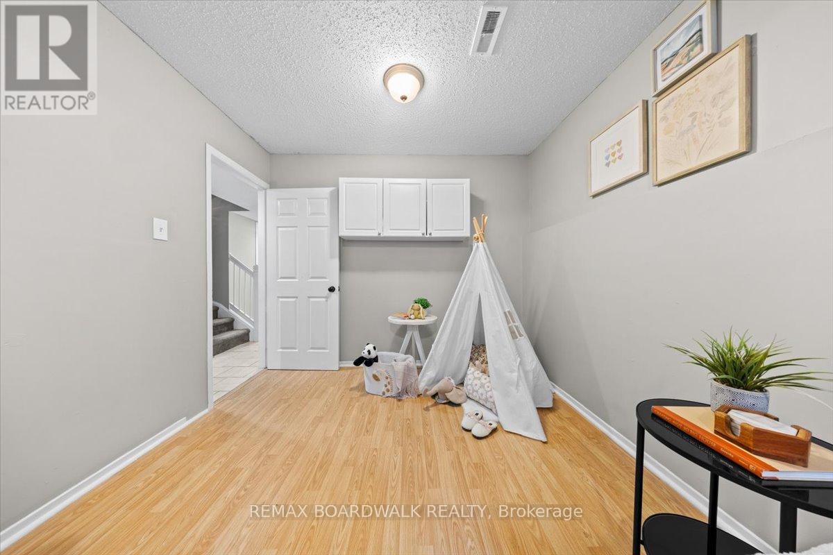 E - 278 Dalehurst Drive, Ottawa, Ontario  K2G 4J5 - Photo 6 - X12948086