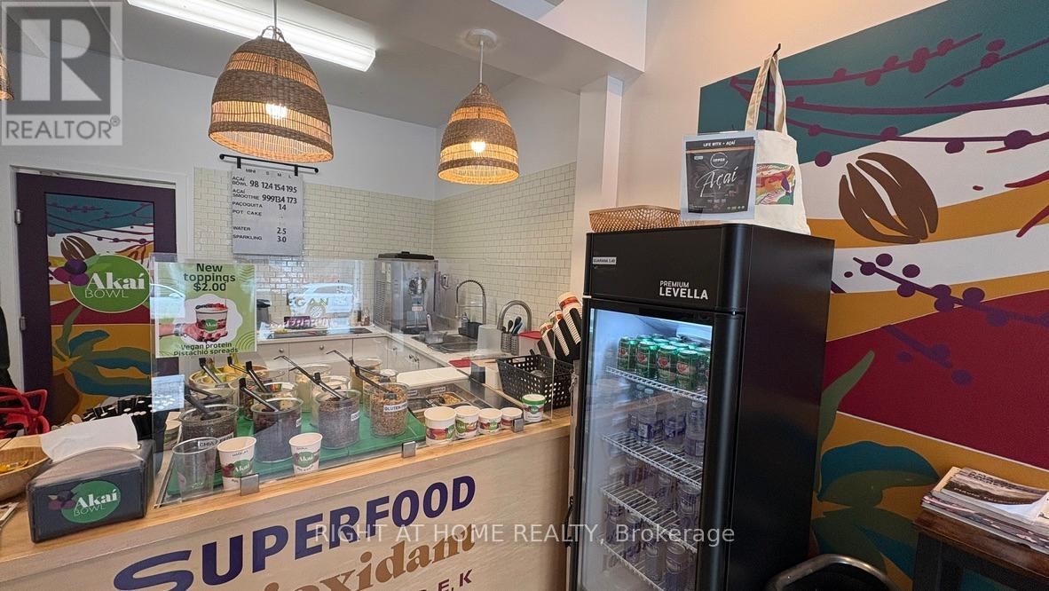 891 Bank Street, Ottawa, Ontario  K1S 3W4 - Photo 5 - X12948094