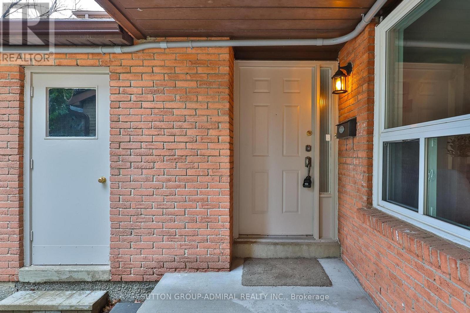242 Tansley Road, Vaughan, Ontario  L4J 2Y9 - Photo 3 - N12948126