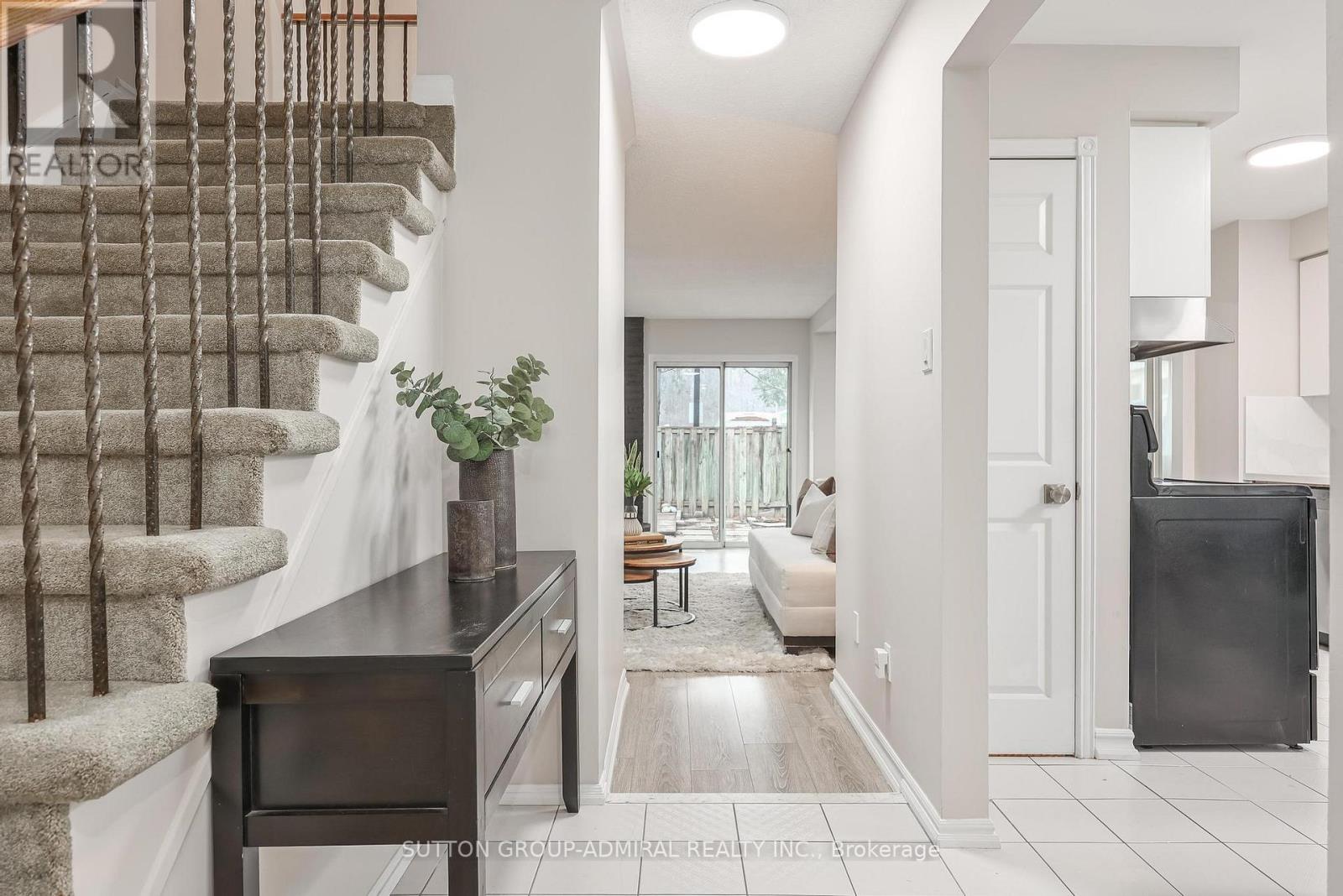 242 Tansley Road, Vaughan, Ontario  L4J 2Y9 - Photo 4 - N12948126