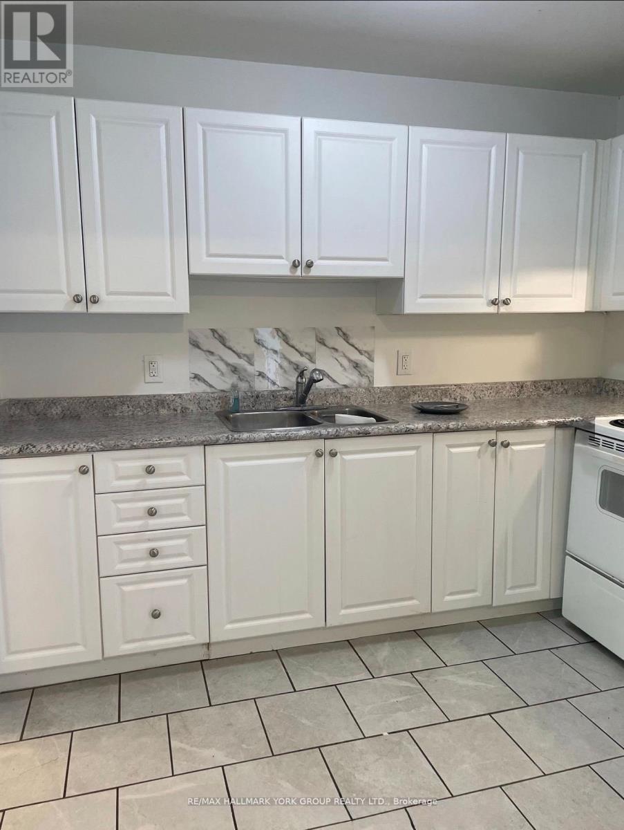 Main Rear - 165 Anne Street S, Barrie, Ontario  L4N 2E4 - Photo 4 - S12948138