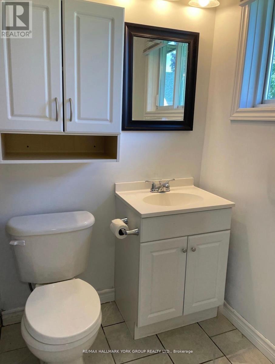 Main Rear - 165 Anne Street S, Barrie, Ontario  L4N 2E4 - Photo 7 - S12948138