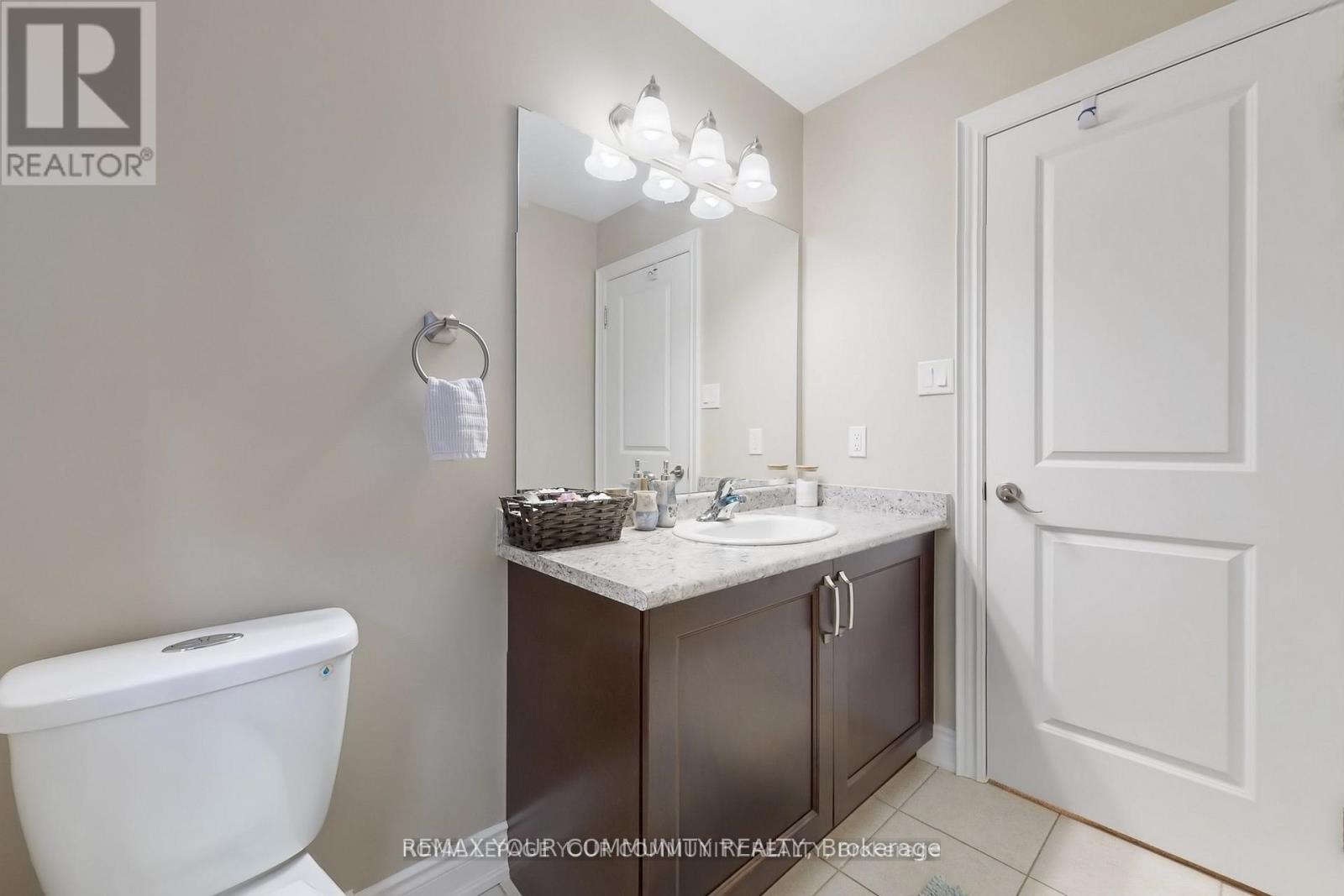 19 Richmond Park Drive, Georgina, Ontario  L4P 0H2 - Photo 36 - N12712822