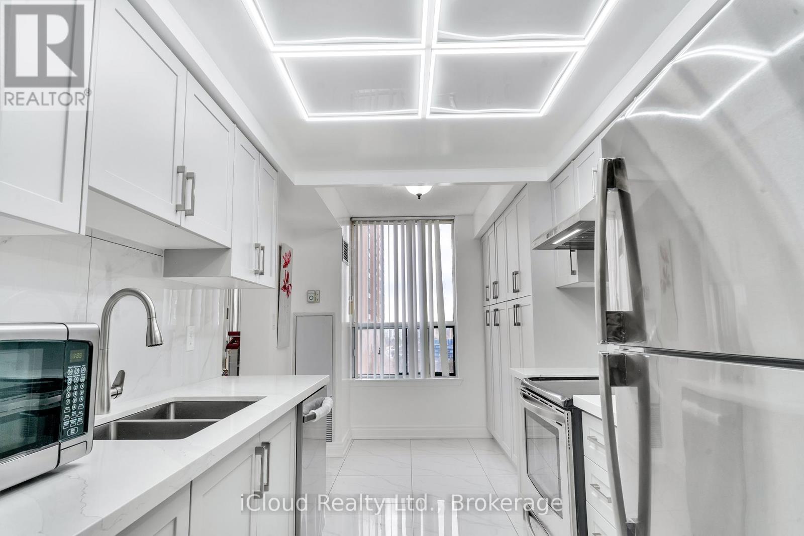 903 - 135 Hillcrest Avenue, Mississauga, Ontario  L5B 4B1 - Photo 19 - W12948092