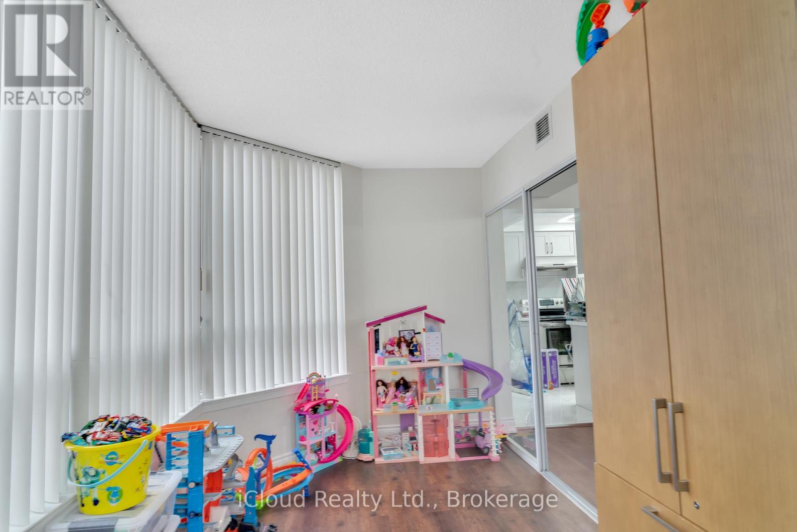 903 - 135 Hillcrest Avenue, Mississauga, Ontario  L5B 4B1 - Photo 44 - W12948092