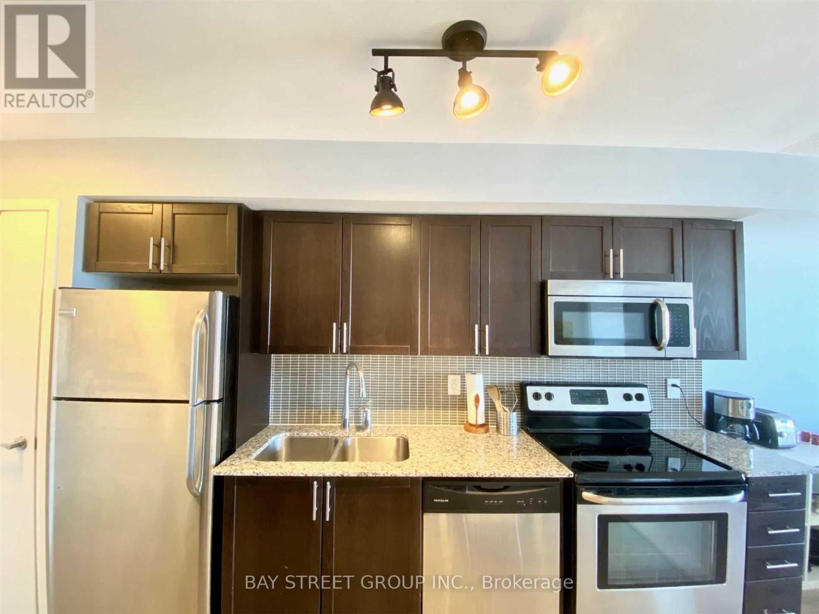 1422 - 800 Lawrence Avenue, Toronto, Ontario  M6A 1C3 - Photo 5 - W12948114