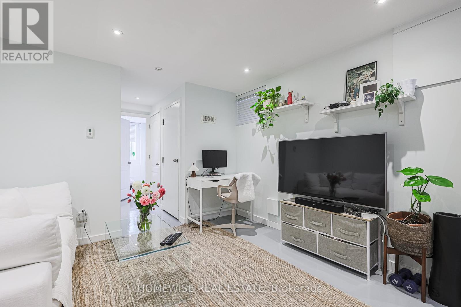 12 Leeds Street, Toronto, Ontario  M6G 1N7 - Photo 21 - W12948118