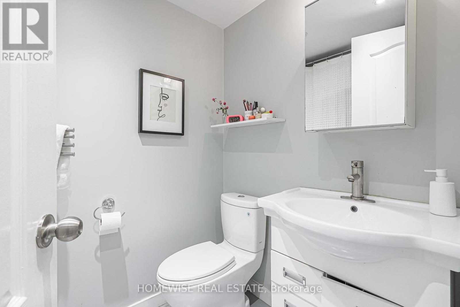 12 Leeds Street, Toronto, Ontario  M6G 1N7 - Photo 23 - W12948118