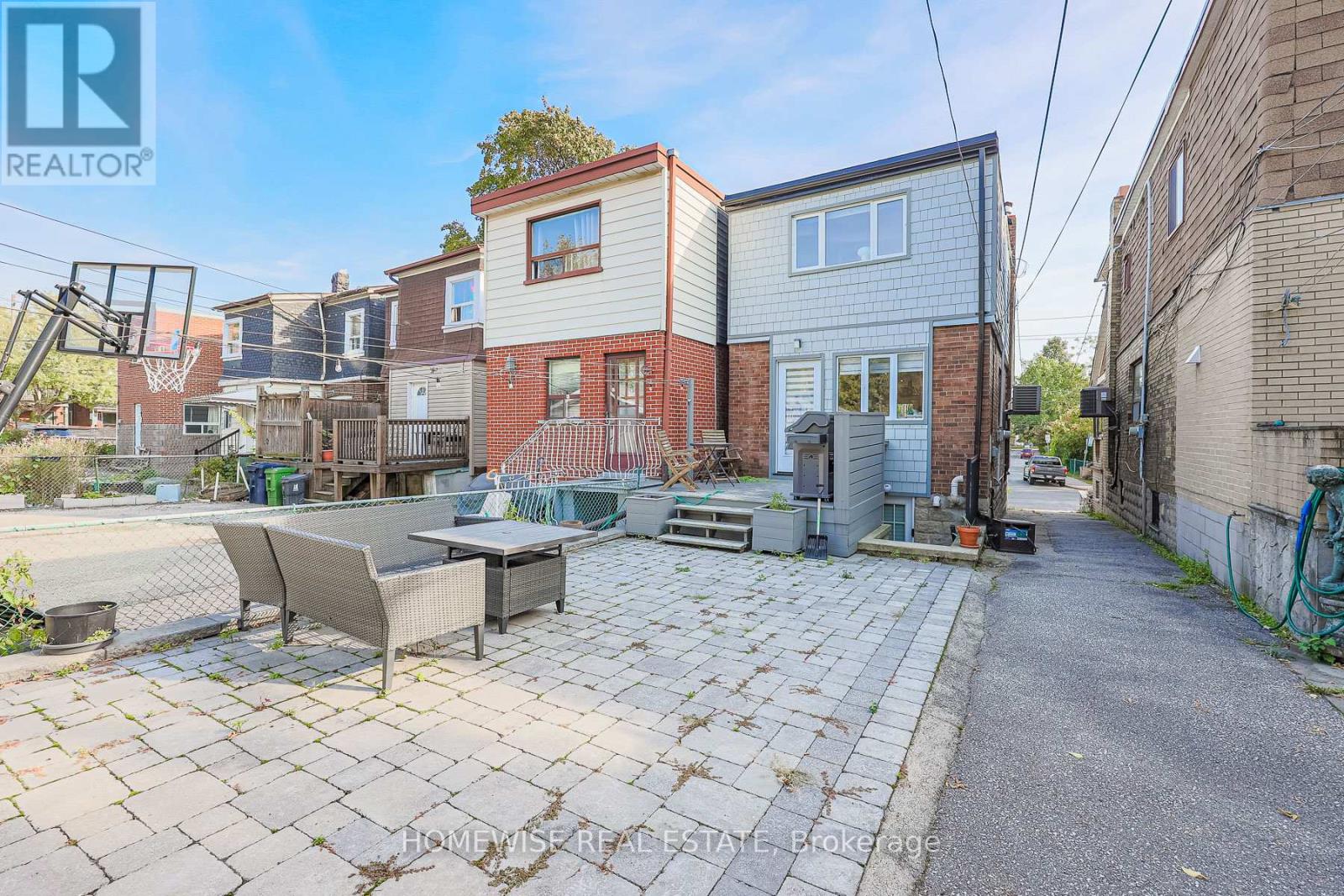 12 Leeds Street, Toronto, Ontario  M6G 1N7 - Photo 26 - W12948118