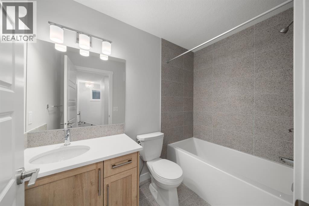 37 Sora Gate Se, Calgary, Alberta  T3S 0M6 - Photo 7 - A2295323