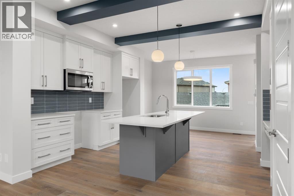 37 Sora Gate Se, Calgary, Alberta  T3S 0M6 - Photo 4 - A2295323