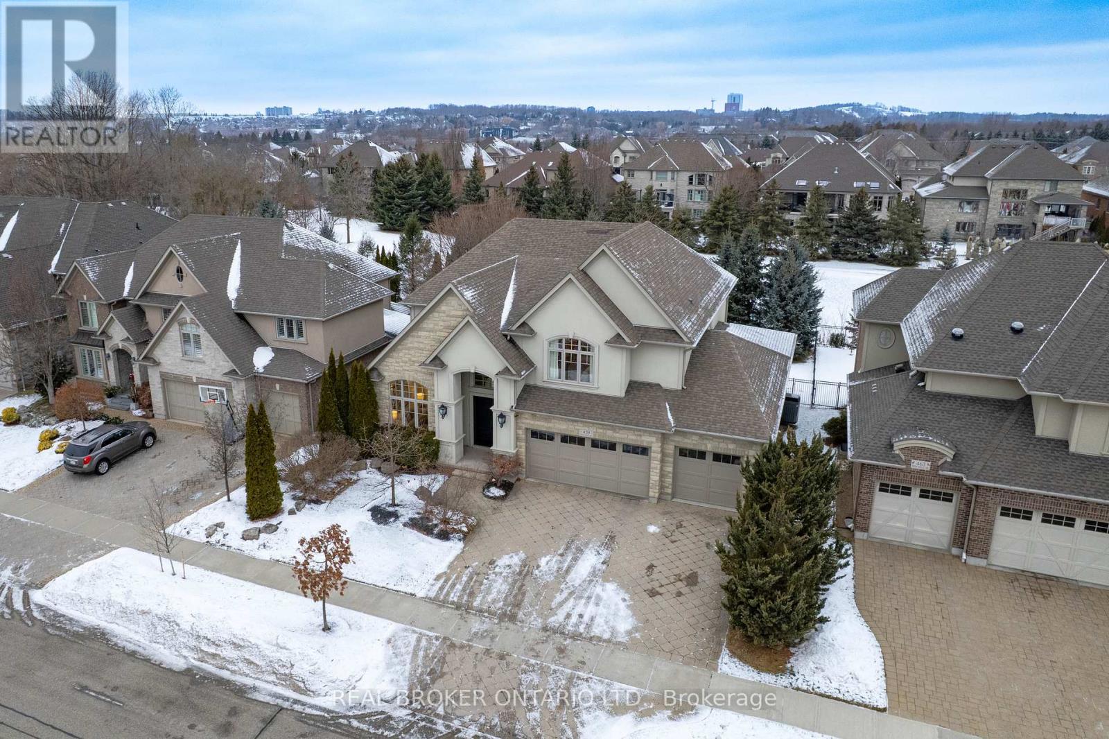 459 Deer Ridge Drive, Kitchener, Ontario  N2P 0A7 - Photo 2 - X12948134