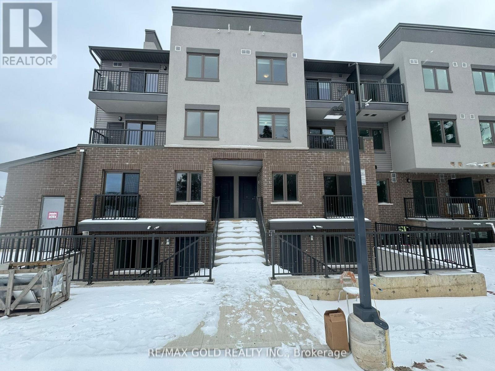 C35 - 350 Fisher Mills Road, Cambridge, Ontario  N3C 0G8 - Photo 2 - X12948136