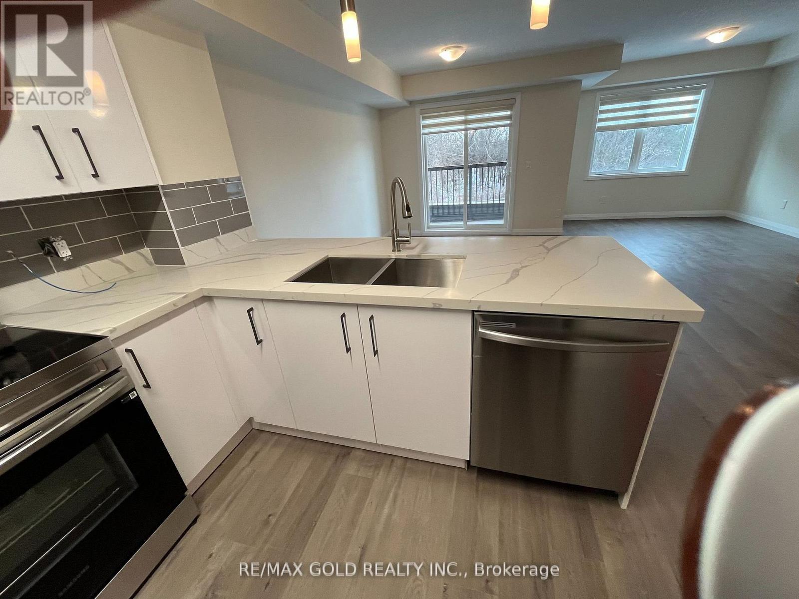 C35 - 350 Fisher Mills Road, Cambridge, Ontario  N3C 0G8 - Photo 7 - X12948136