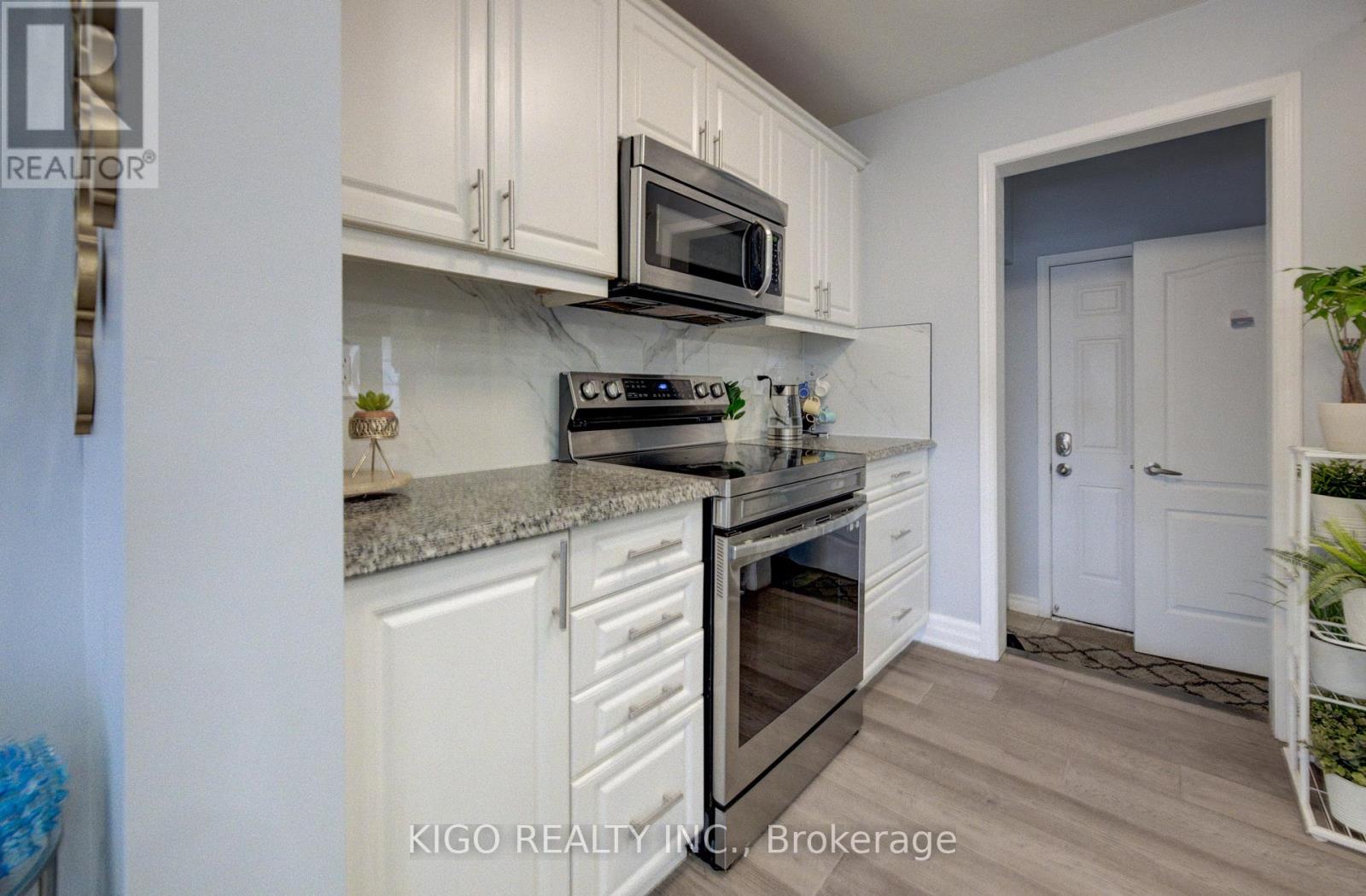 66 Shoreacres Drive, Kitchener, Ontario  N2R 0K7 - Photo 11 - X12948170