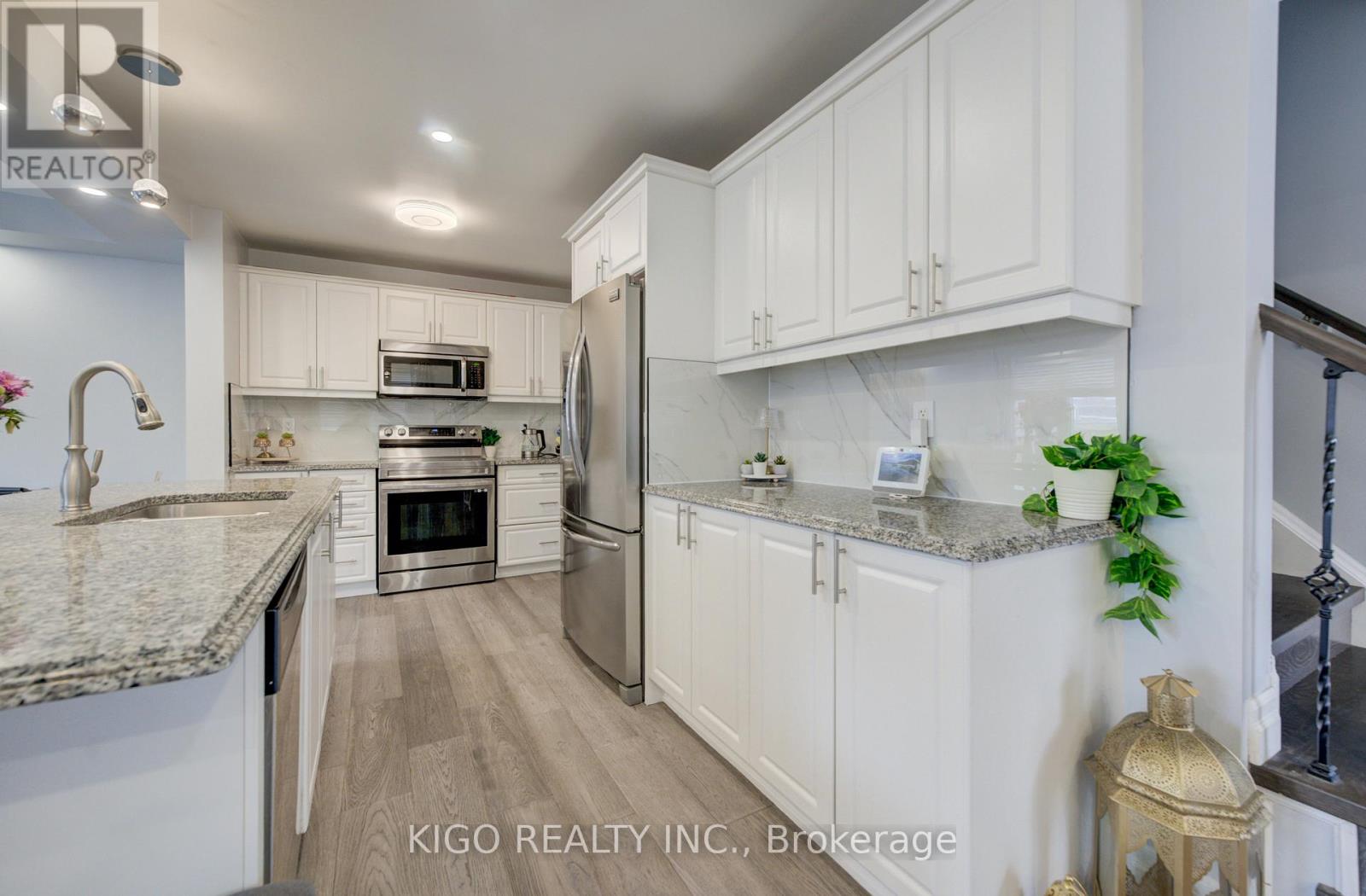 66 Shoreacres Drive, Kitchener, Ontario  N2R 0K7 - Photo 8 - X12948170