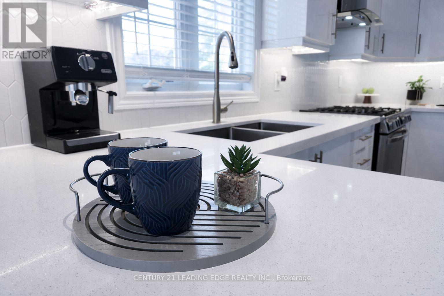 19 Joseph Todd Road, Whitchurch-Stouffville, Ontario  L4A 0H8 - Photo 12 - N12926486