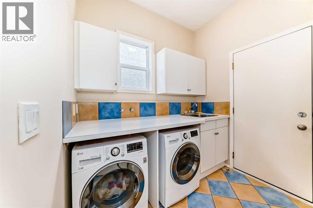 68 Strathlea Close Sw, Calgary, Alberta  T3H 5B1 - Photo 16 - A2278599