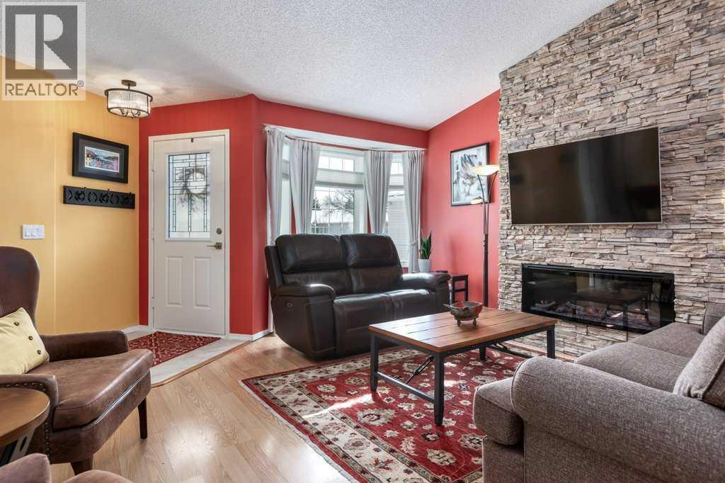 729 Riverside Drive Nw, High River, Alberta  T1V 1S3 - Photo 3 - A2298174