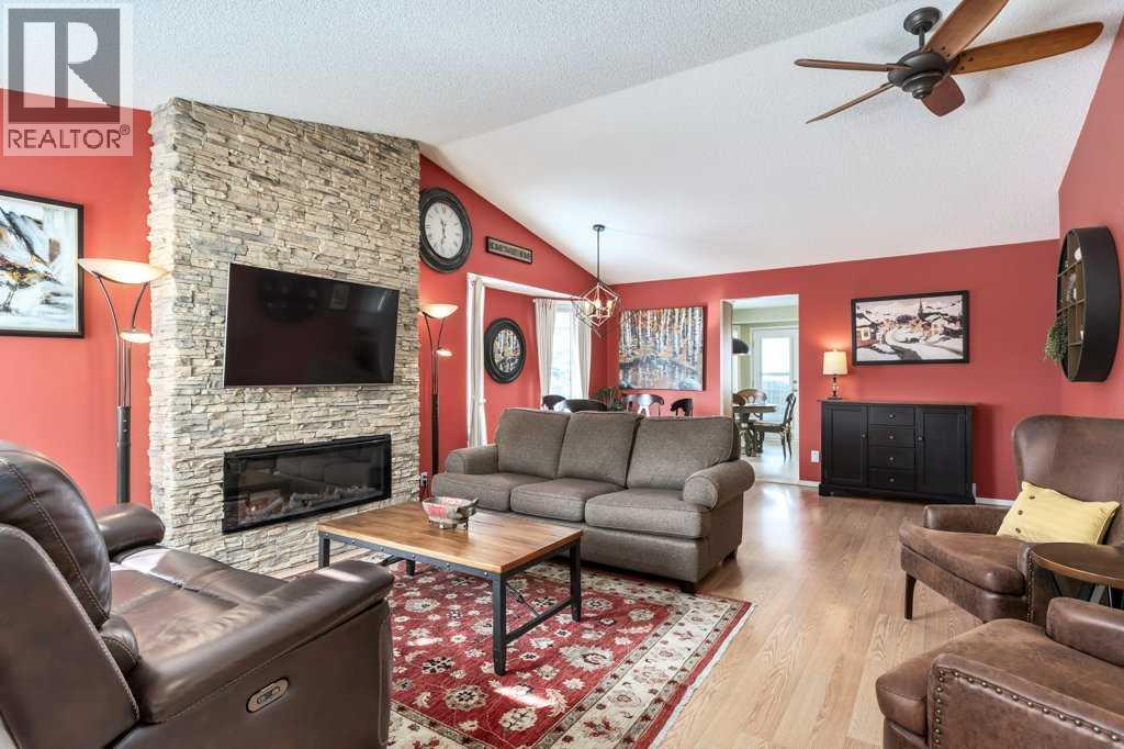 729 Riverside Drive Nw, High River, Alberta  T1V 1S3 - Photo 4 - A2298174