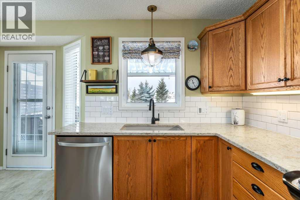 729 Riverside Drive Nw, High River, Alberta  T1V 1S3 - Photo 9 - A2298174