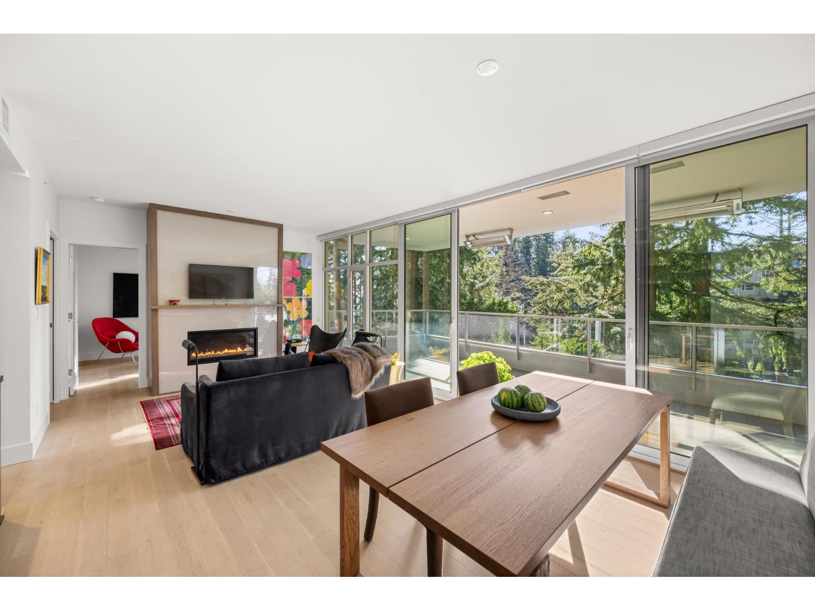 407 1501 Vidal Street, White Rock, British Columbia  V4B 0B5 - Photo 2 - R3104796