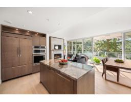 407 1501 VIDAL STREET, White Rock, British Columbia